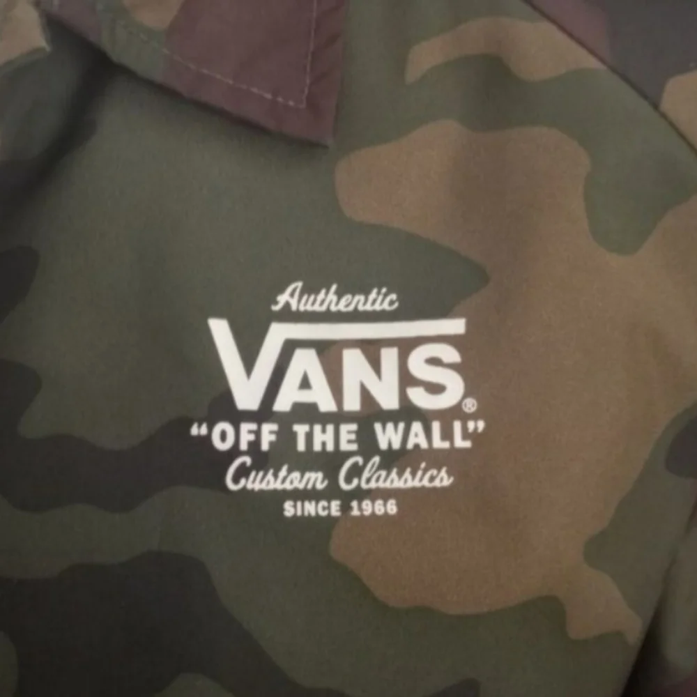Vans Boys Green Camouflage Field Jacket Sz.YL EUC.
